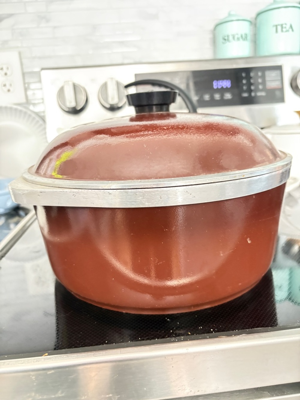 The Club. Vintage aluminum Dutch oven. Pan. Large. With lid.